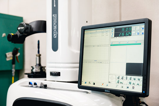 Tool length measurement data is automatically recorded in the system