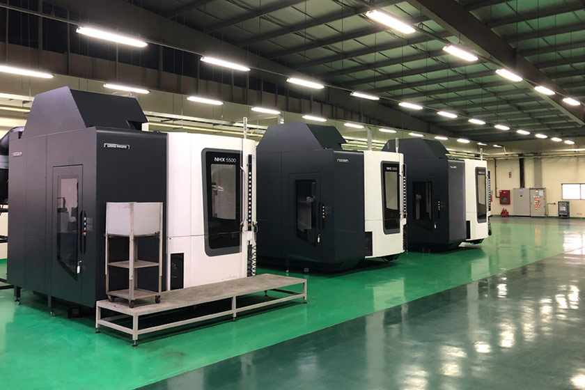 Horizontal machining centers